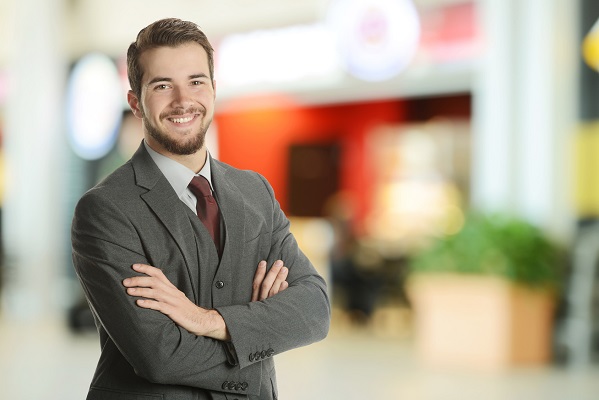  ما الفرق بين الموظف والمستخدم في فكرة؟